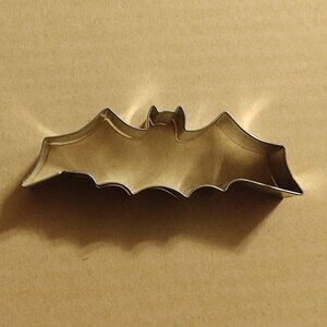 WILTON Halloween BAT Cookie Cutter Metal